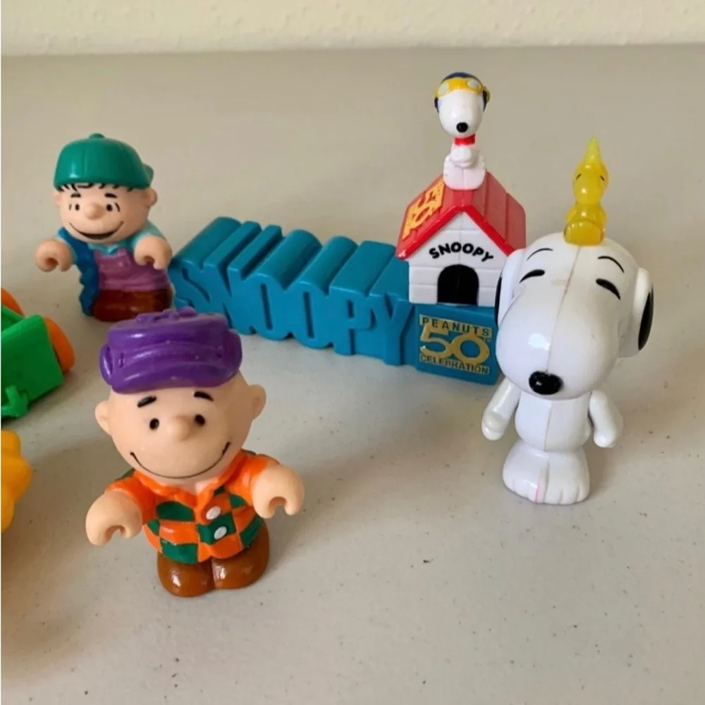 Vintage Peanuts Snoopy Charlie Brown Toys Lot Of Eight. - Picture 5 of 13